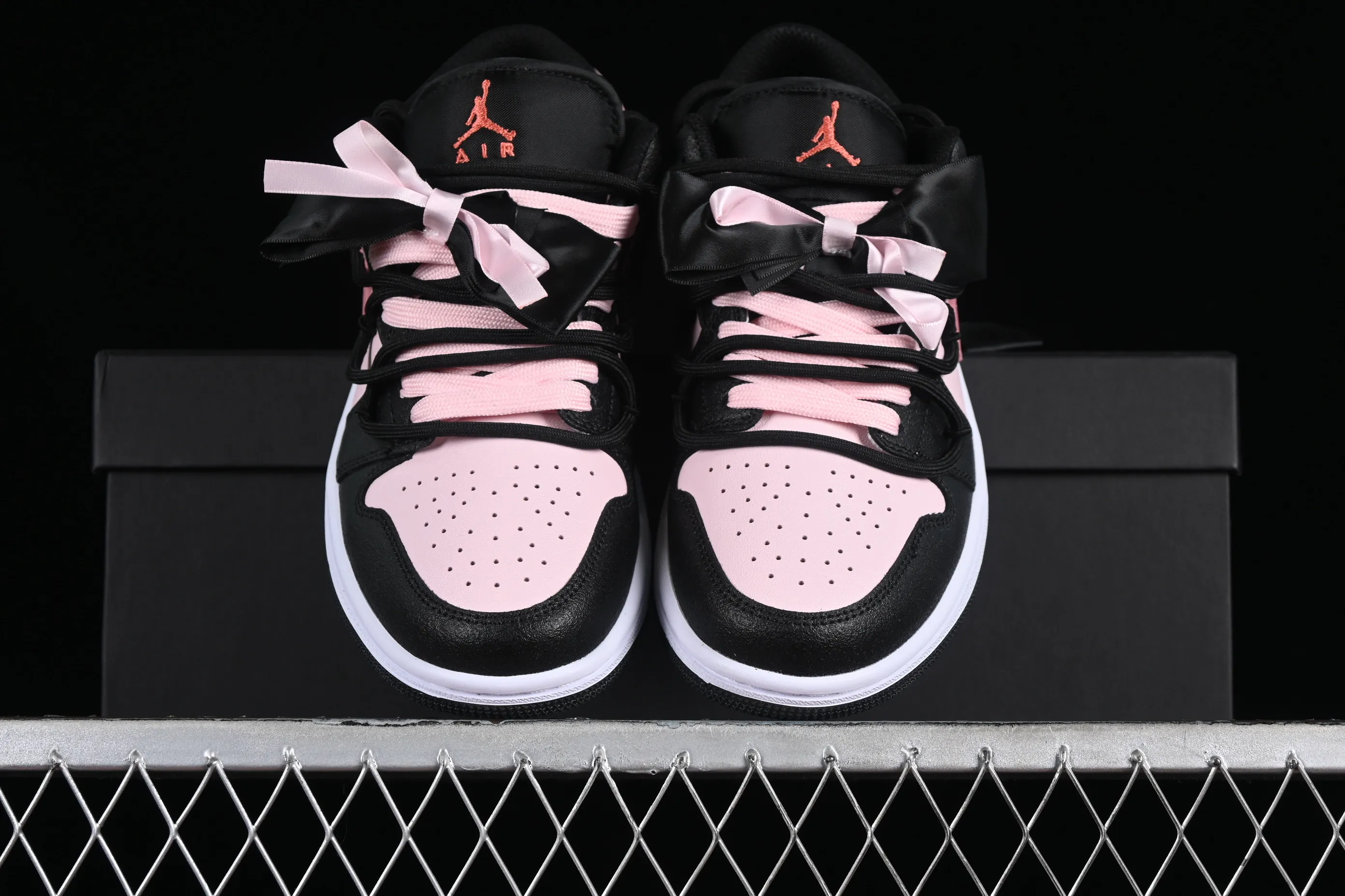 All categories Air Jordan Jordan series basketball shoes Air Jordan 1 Low Air Jordan 1 Low AJ1 Joe 1 Zhizhiberry black pink bow low-top cultural retro basketball shoes DX4374-008